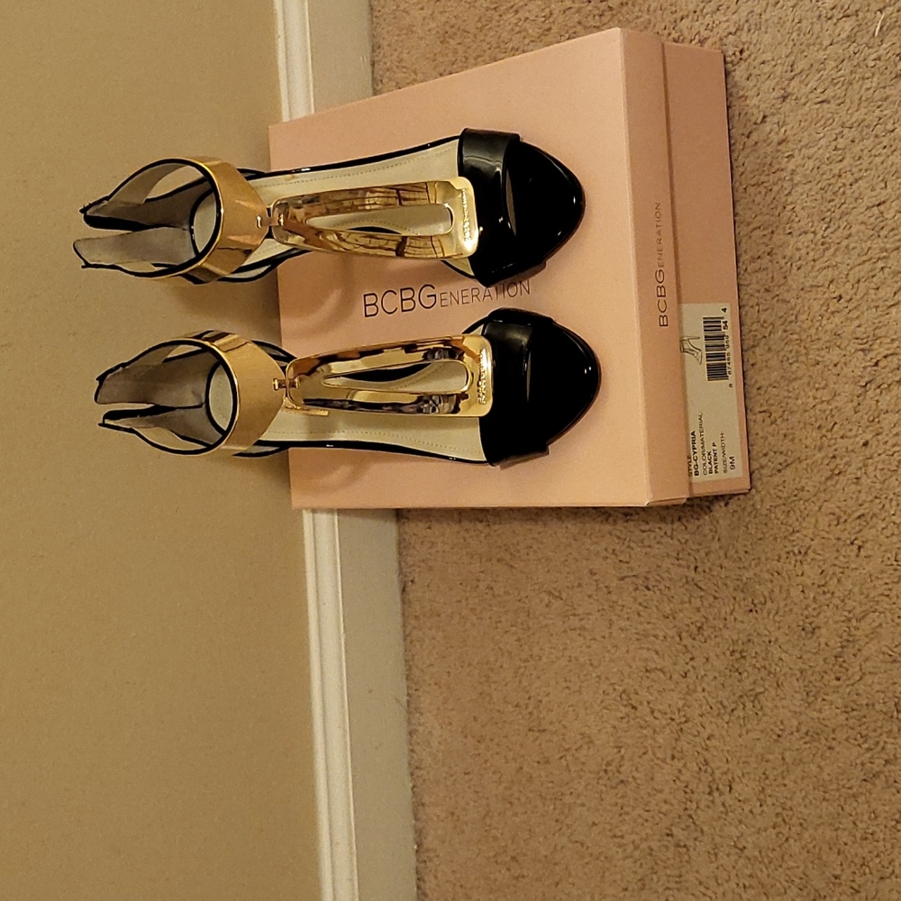 BCBG Patent leather/gold heeled sandal